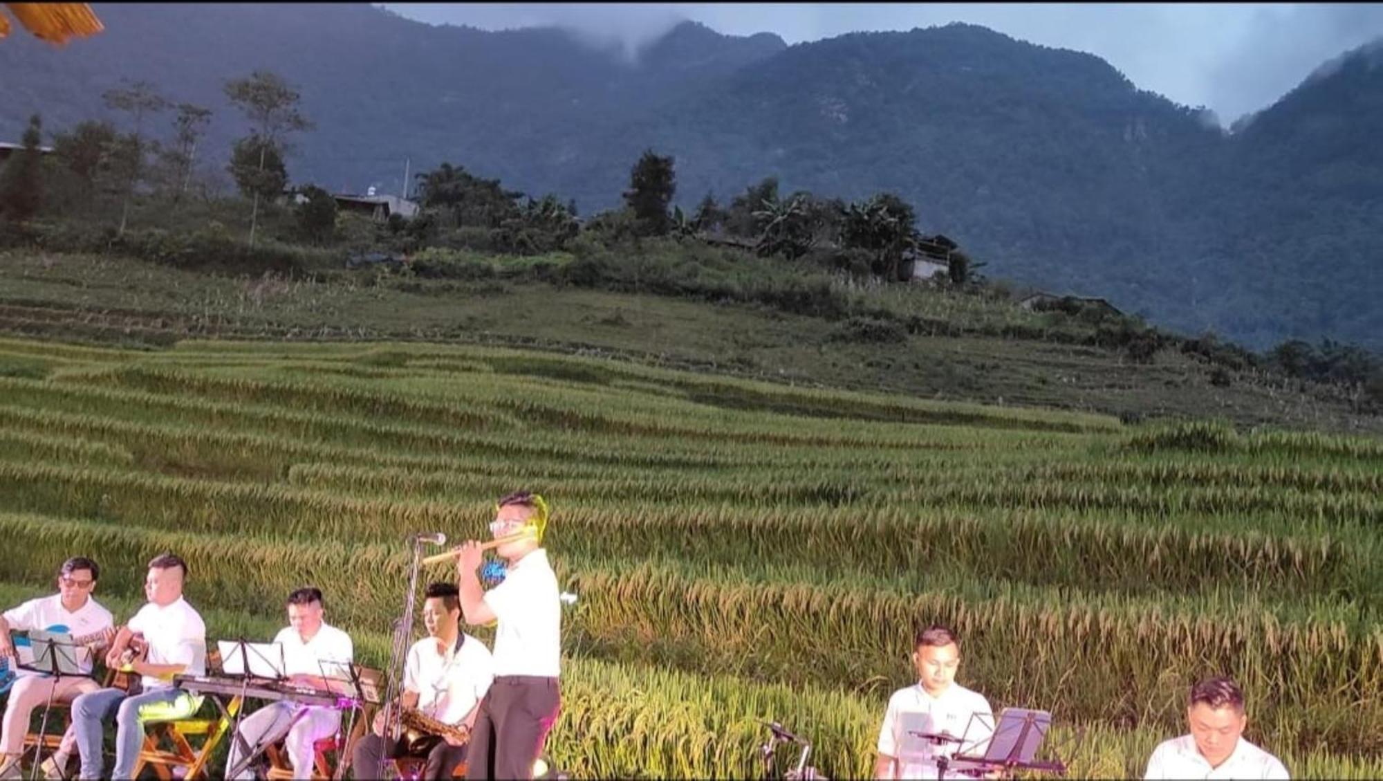 Hmong Wooden Home Sa Pa Buitenkant foto
