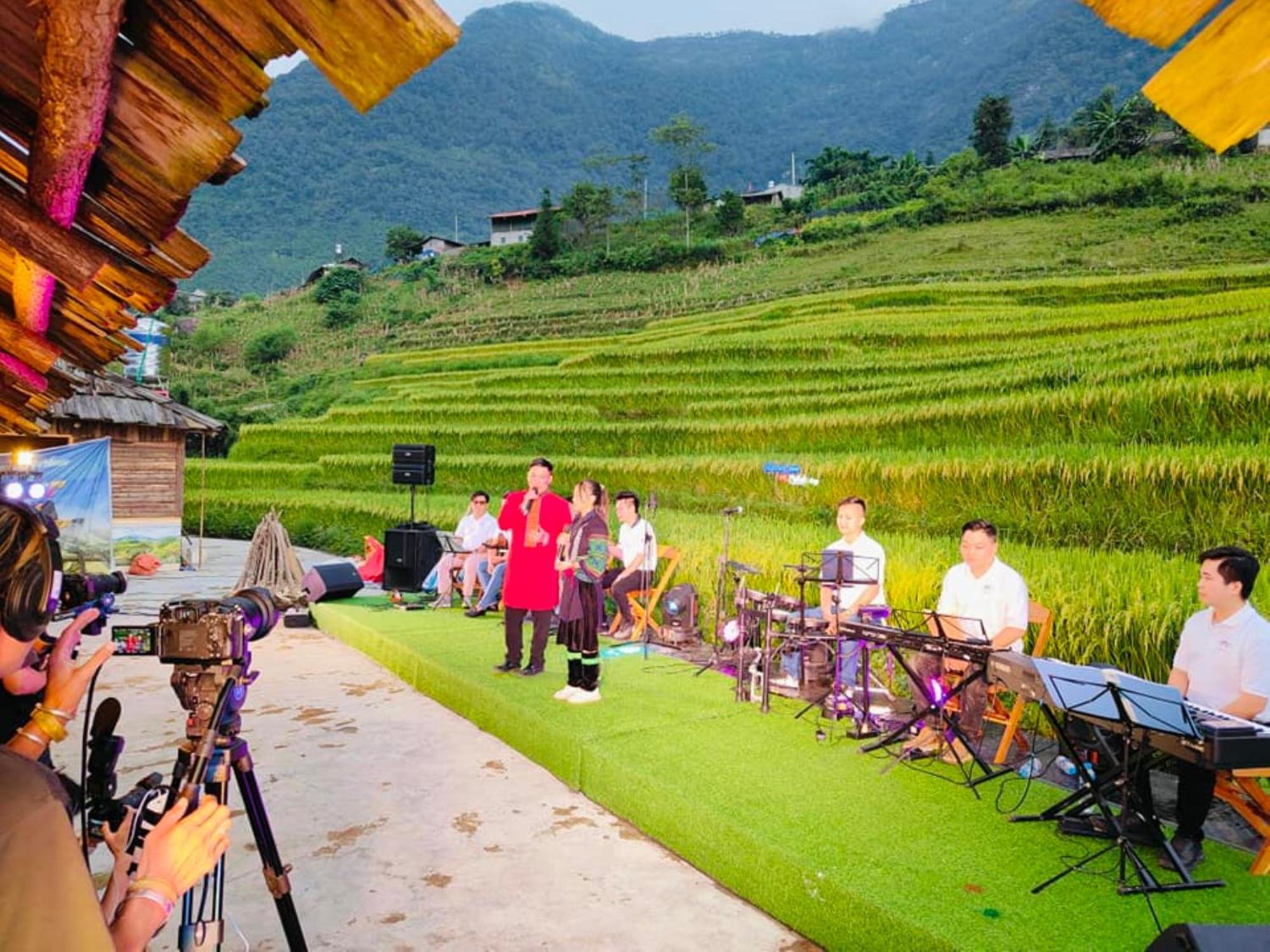 Hmong Wooden Home Sa Pa Buitenkant foto